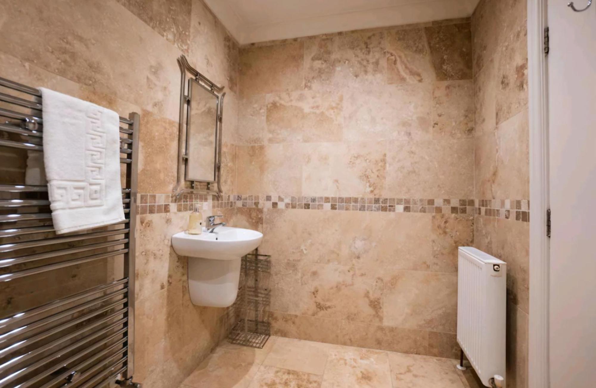 Stones Throw Apartment Скарбъро Екстериор снимка