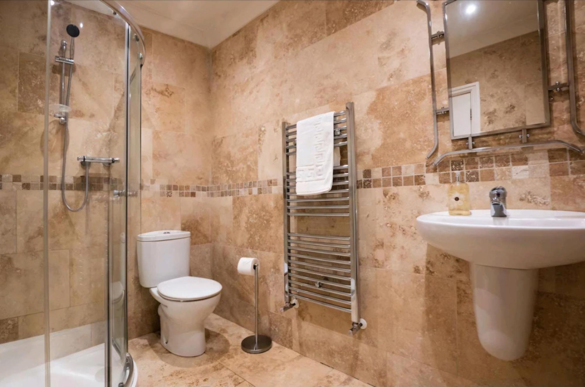Stones Throw Apartment Скарбъро Екстериор снимка